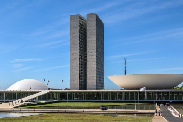 j1.com Mercadante: Pix é inovação tecnológica, não é questão em relação comercial com EUA